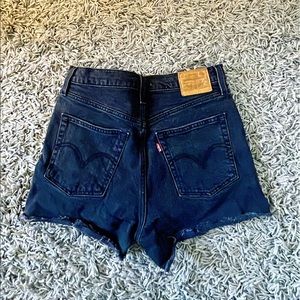 Levi’s rib cage shorts